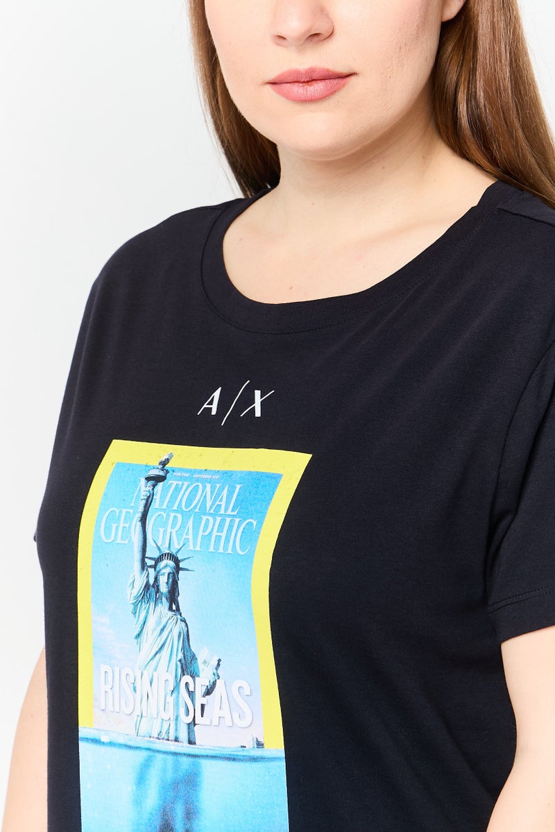 armani تي شيرت بولو قصير الأكمام من AX أرماني إكستشينج للنساء، برقبة دائرية، بشعار العلامة التجارية، أسود - Image 3